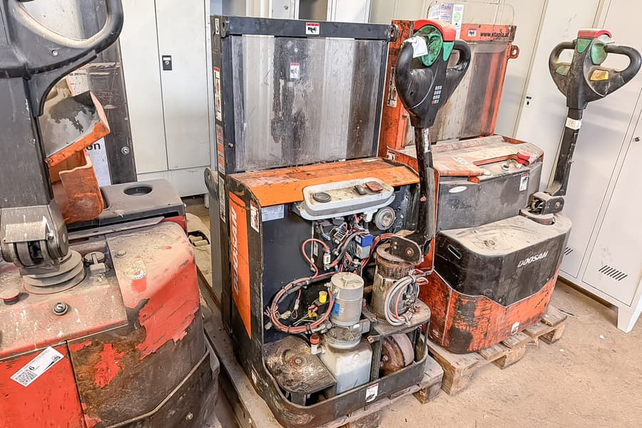Elektro Hubwagen Doosan BSL13S-7C, defekt
